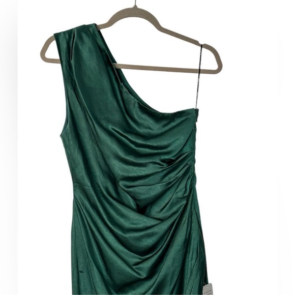 Elliatt Cassini Forest Green One Shoulder Cocktail Dress | Size M - Picture 7 of 10